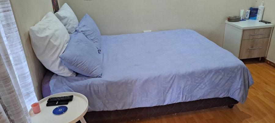 5 Bedroom Property for Sale in Lansdowne Western Cape